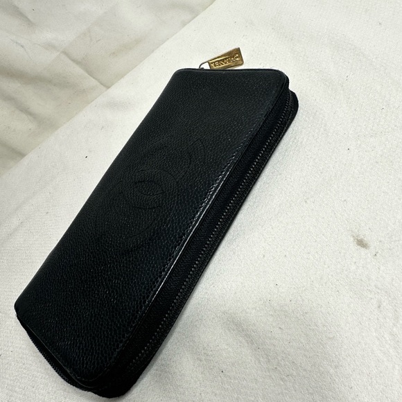 Chanel Zippy Wallet - Picture 5 of 10